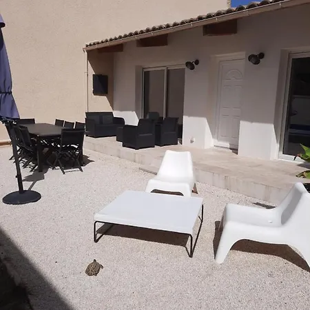 Moderne Proche Centre Village Holiday home Sainte-Cecile-les-Vignes